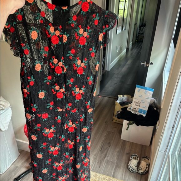 Zara embroidered floral dress with black slip liner - Picture 3 of 7